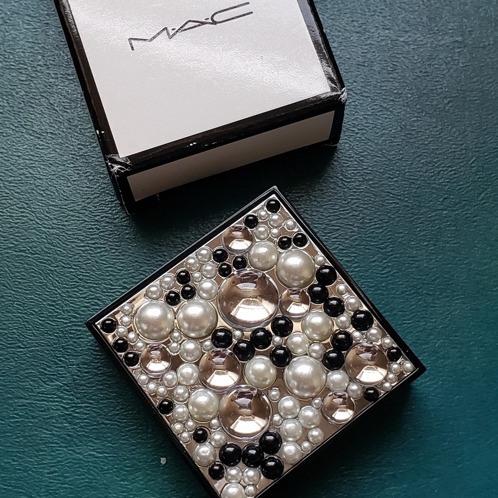 Mac Cosmetics LE eyeshadow single